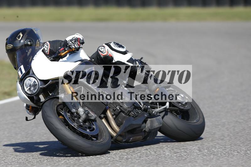 /Archiv-2025/49 26.08.2025 Cornu Master School ADR/blau-bleu/1